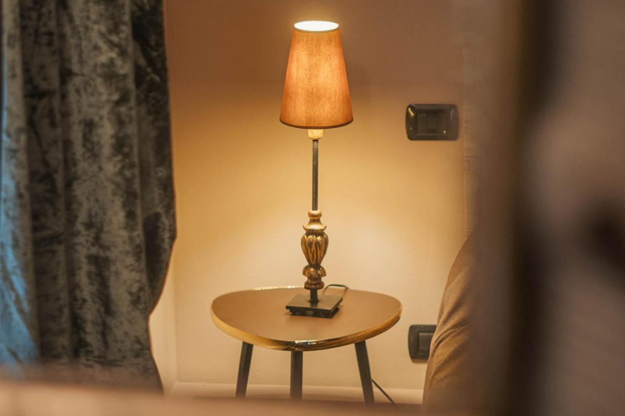 Napule...E Apartments Peschiera del Garda Ngoại thất bức ảnh