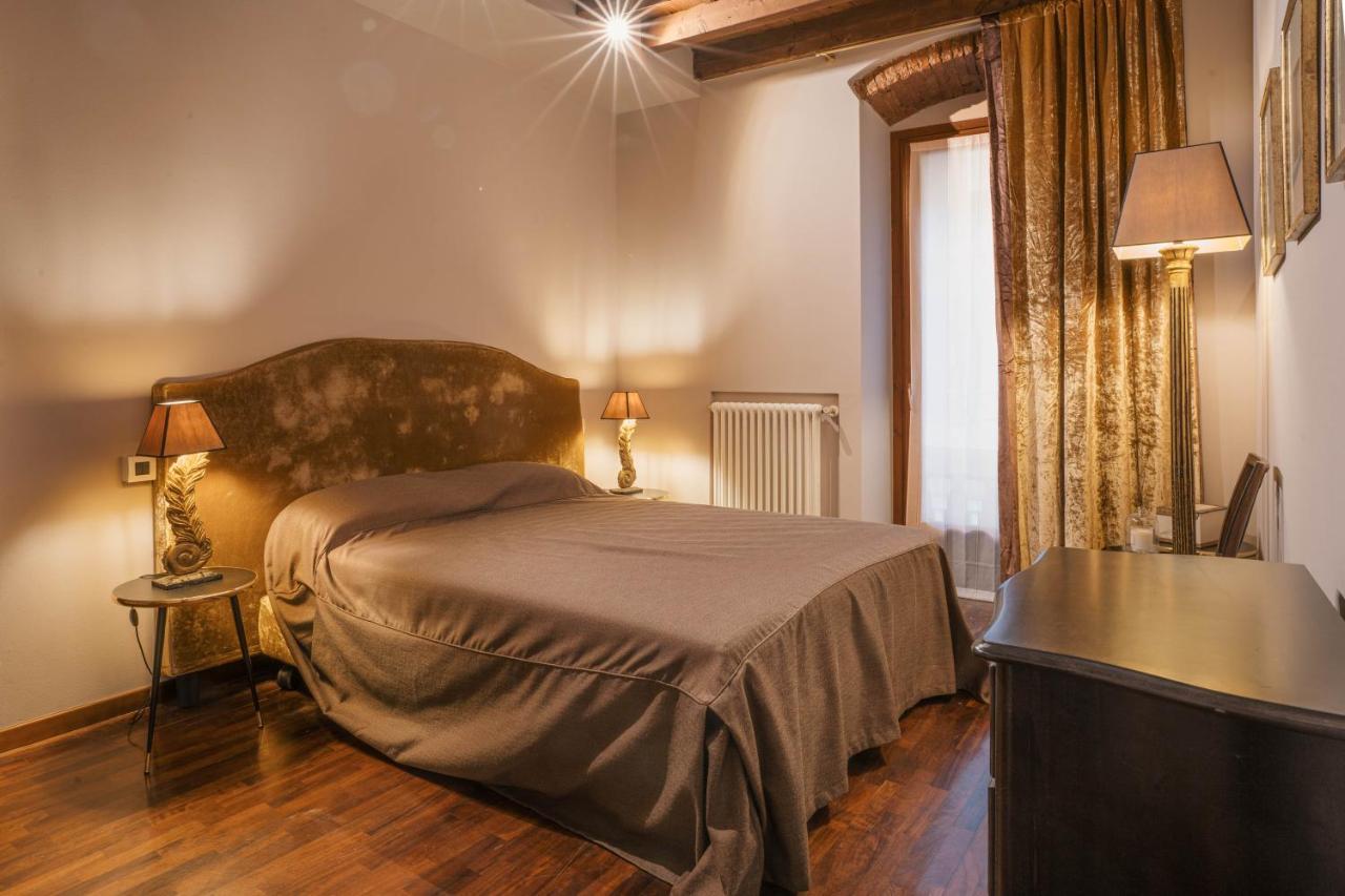 Napule...E Apartments Peschiera del Garda Ngoại thất bức ảnh