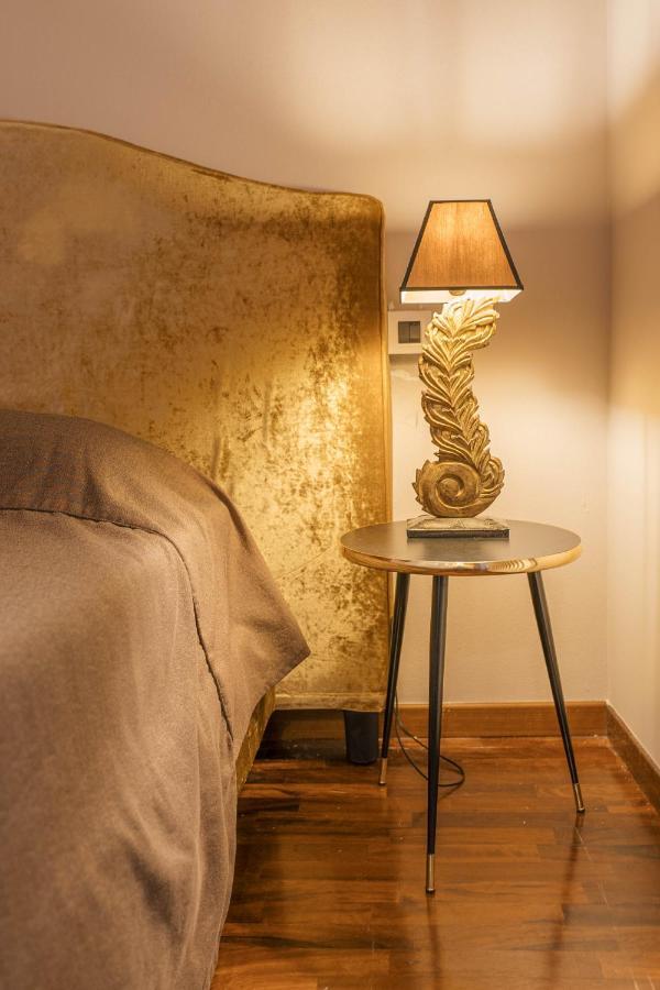 Napule...E Apartments Peschiera del Garda Ngoại thất bức ảnh