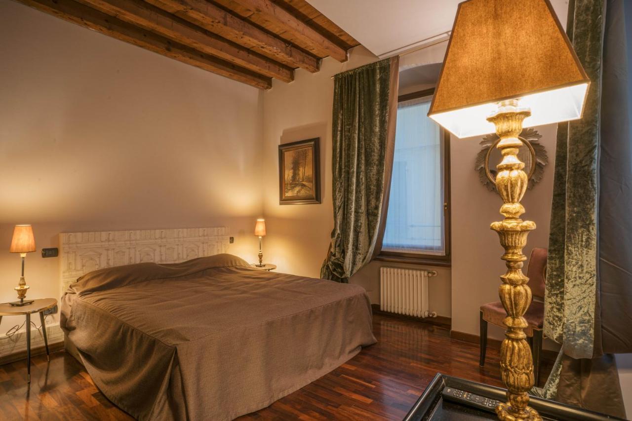 Napule...E Apartments Peschiera del Garda Ngoại thất bức ảnh