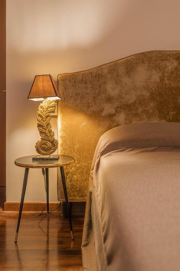 Napule...E Apartments Peschiera del Garda Ngoại thất bức ảnh